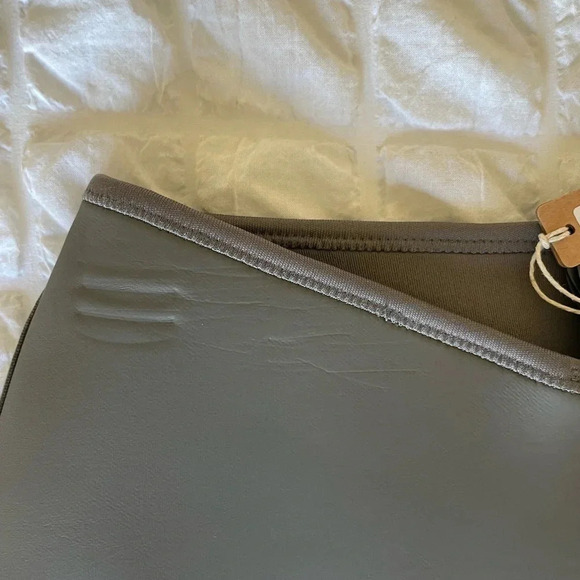 Skims gray rubberized scuba front zip mini skirt - Picture 4 of 11